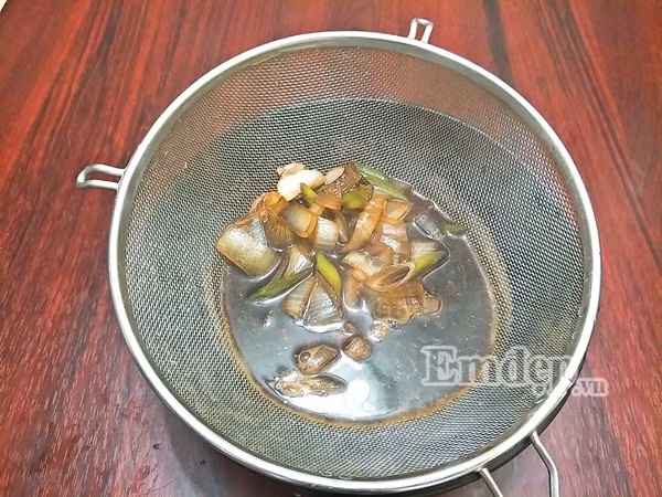 la mieng voi mon trung ngam nuoc tuong rat thom ngon