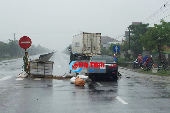 xe loi dam camry 1 nguoi bi thuong nang