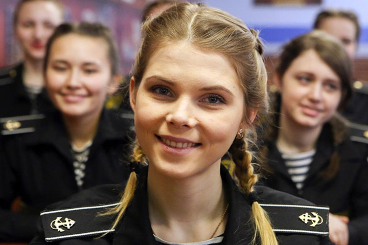 ve dep cac bong hong hiem hoi trong hai quan nga