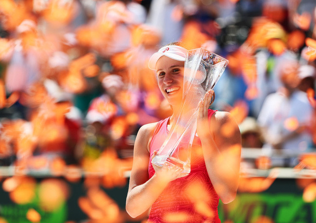 vuot qua wozniacki johanna konta lan dau vo dich miami mo rong