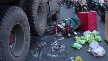 loi khuyen tu tai xe container de tranh hung than xa lo