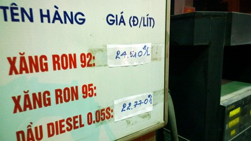 Giá bán được niêm yết tại một cửa hàng của Xăng dầu Quân đội