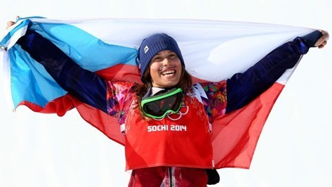 Eva Samkova giành HCV nhờ giả làm đàn ông