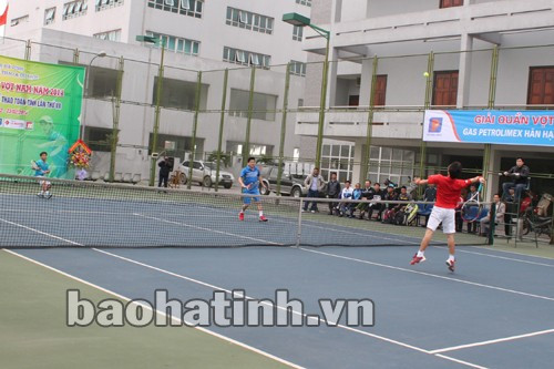 Ngay sau khi khai mạc, các trận đấu đã diễn ra hết sức sôi nổi