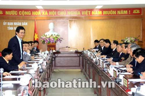 Tổng Giám đốc Đài TH Việt Nam Trần Bình Minh: Đài TH Việt Nam sẽ tập trung chỉ đạo xây dựng chương trình làm phim tài liệu về thân thế, sự nghiệp của các anh hùng, danh nhân thật kỹ lưỡng, hấp dẫn và lên kế hoạch phát sóng trên Đài TH Việt Nam