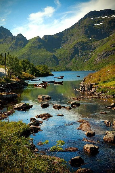 Lofoten là chuỗi đảo có nhiệt độ trung bình cả năm trên 0 độ C. Ảnh: Mei Toiedo/Flickr