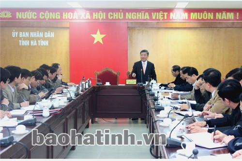 Chủ tịch UBND tỉnh Võ Kim Cự: Văn phòng UBND tỉnh cần đôn đốc, xử lý dứt điểm những tồn đọng trên tất các các lĩnh vực; nâng cao nhận thức cho CBCNV tâm huyết và trách nhiệm, bám sát các chủ trương, ngành và cơ sở