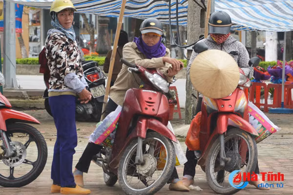 nhung phu nu ha tinh quen ngay 20 10