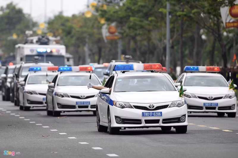 Ngoài việc đảm bảo an ninh trật tự, CSGT còn có nhiệm vụ dẫn đường cho các đoàn đại biểu từ sân bay về các khách sạn và từ khách sạn đến các trung tâm tổ chức hội nghị. dan xe dac chung tap luyen bao ve apec