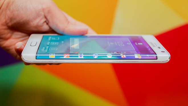 apple lan google nen cam thay lo lang ve chiec smartphone bien hinh galaxy x di la vua