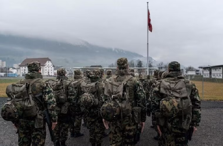 quan doi thuy si 500 nam khong he biet chien tranh la gi