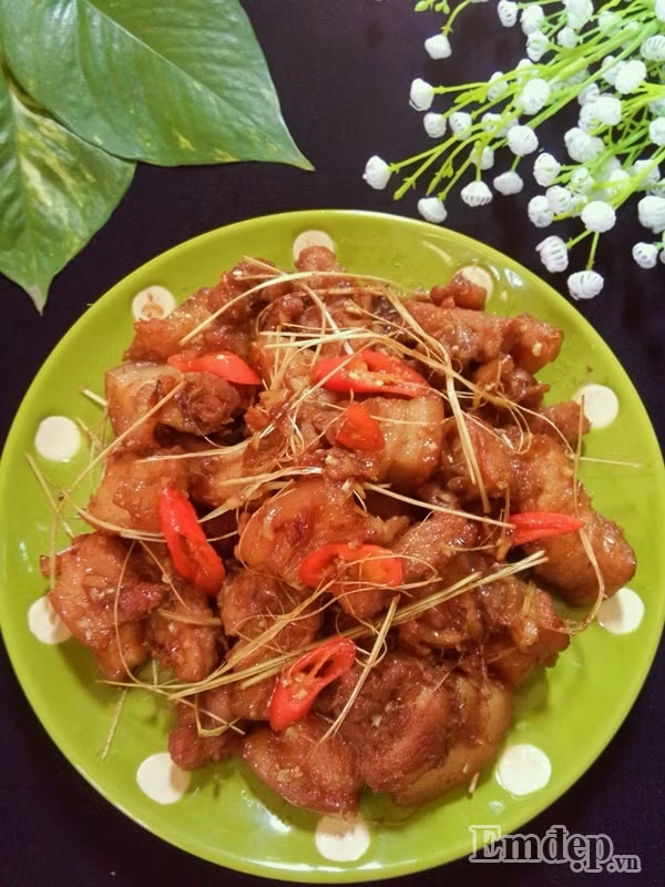 mon thit ba chi rang sa ot cho ngay thu se lanh