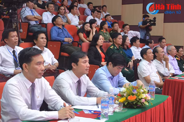 vinh danh 43 tac pham du lien hoan pt th ha tinh lan thu xxi