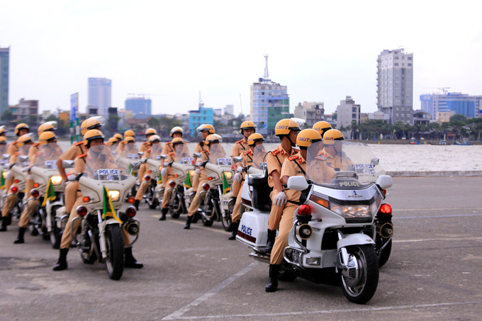 dan xe chuyen dung cua csgt tai apec 2017 o da nang