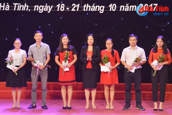 vinh danh 43 tac pham du lien hoan pt th ha tinh lan thu xxi