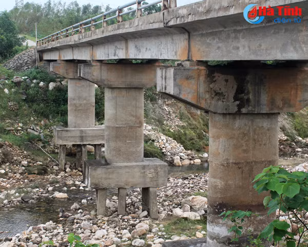 thi xa ky anh ngon ngang nhung cong trinh dan sinh xuong cap