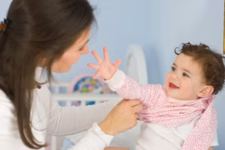 khong khi lanh dau mua bo me can luu y gi khi cho con ra ngoai