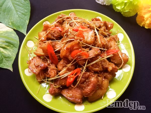 mon thit ba chi rang sa ot cho ngay thu se lanh