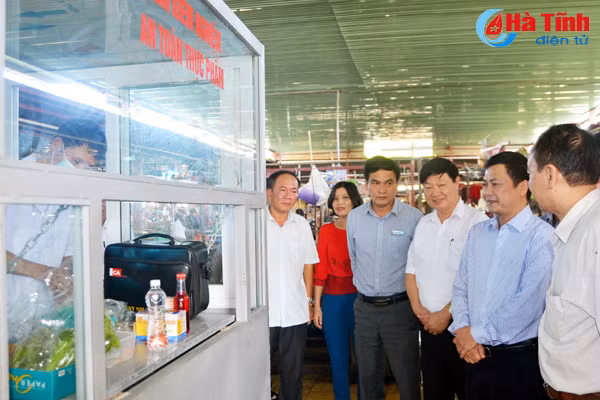 tu 20 10 nguoi dan co the phat hien thuc pham ban ngay tai cho