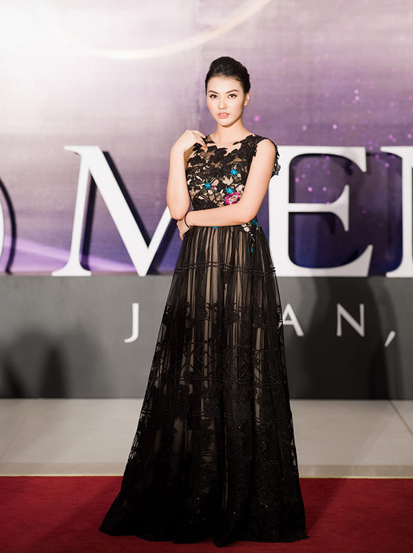 8 my nhan viet mac dep nhat tuan