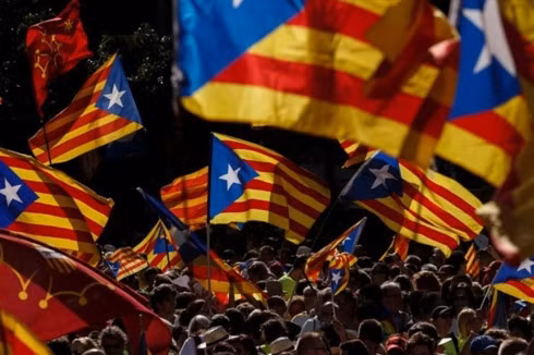 catalonia phai tra loi toi hau thu co hay khong deu thiet