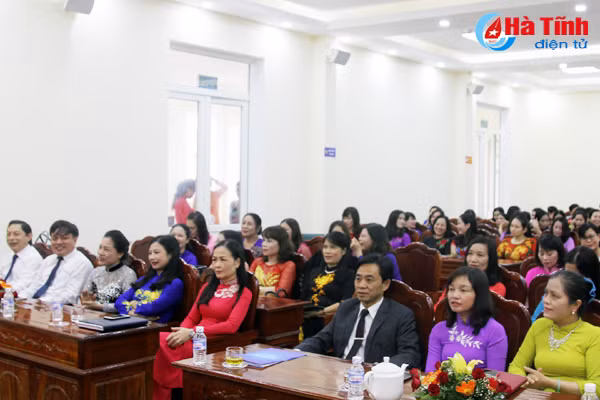 nu cap uy khoi ccq tinh sang tao hoan thanh xuat sac nhiem vu