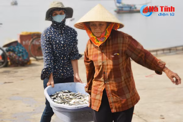 nhung phu nu ha tinh quen ngay 20 10