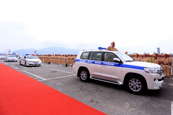 dan xe chuyen dung cua csgt tai apec 2017 o da nang