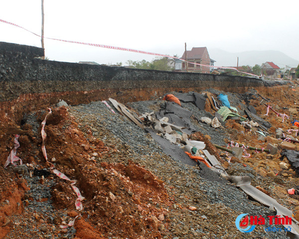 thi xa ky anh ngon ngang nhung cong trinh dan sinh xuong cap