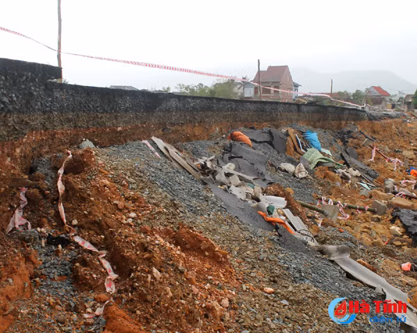 thi xa ky anh ngon ngang nhung cong trinh dan sinh xuong cap