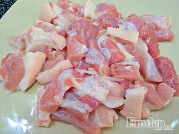 mon thit ba chi rang sa ot cho ngay thu se lanh