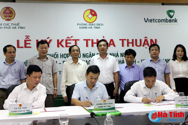 vietcombank ha tinh tinh phoi hop thu ngan sach tren 9000 ty dong