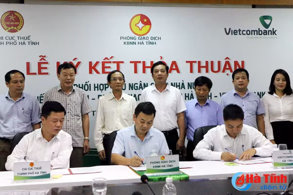 vietcombank ha tinh tinh phoi hop thu ngan sach tren 9000 ty dong