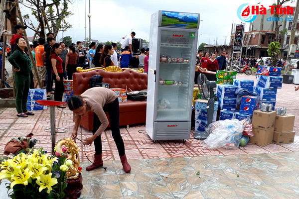 video chay quan karaoke 4 tang o thi xa ky anh