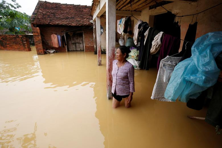 photo mua lu o viet nam qua ong kinh nhiep anh gia reuters