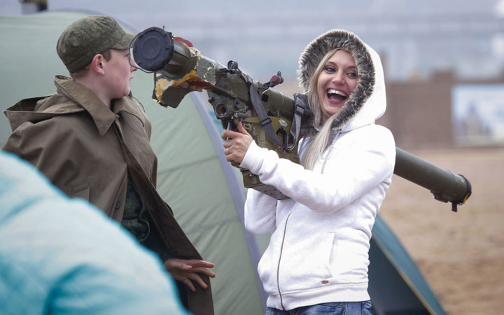 nhung quy co dam me vu khi xam chiem trien lam quoc phong the gioi