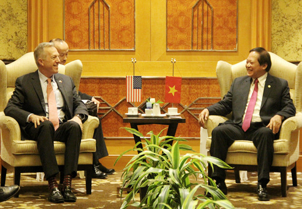 google facebook can hop tac tot de xu ly thong tin tren mang xa hoi