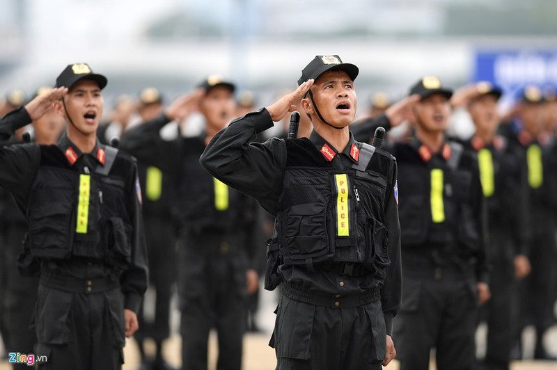 Buổi diễn tập kéo dài 2 giờ tại đường Trần Hưng Đạo, quận Sơn Trà, TP Đà Nẵng. dan xe dac chung tap luyen bao ve apec