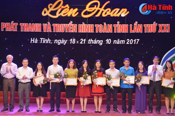 vinh danh 43 tac pham du lien hoan pt th ha tinh lan thu xxi