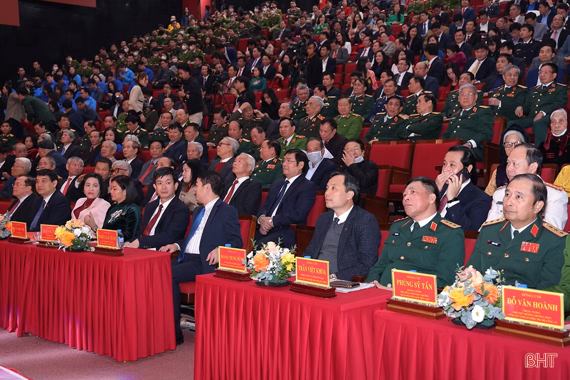 Kỷ niệm 93 năm Ngày thành lập Đảng và 60 năm Bác Hồ về thăm Vĩnh Phúc