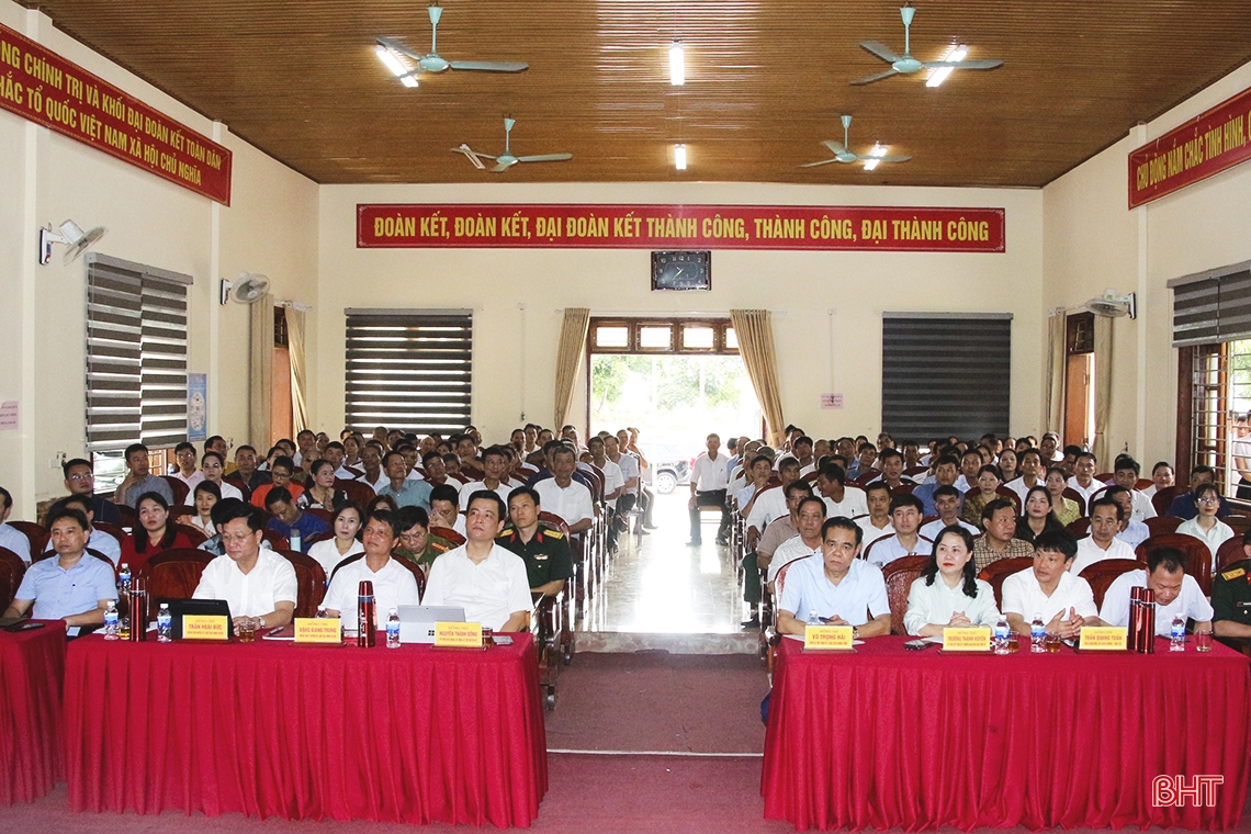 Chủ tịch UBND tỉnh yêu cầu xử lý dứt điểm khai thác cát trái phép trên sông La