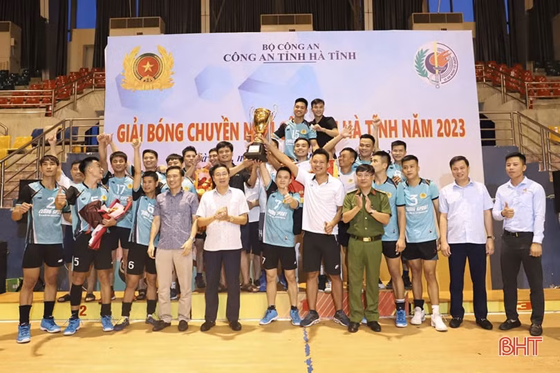 Ấn tượng Giải Bóng chuyền nam Công an Hà Tĩnh