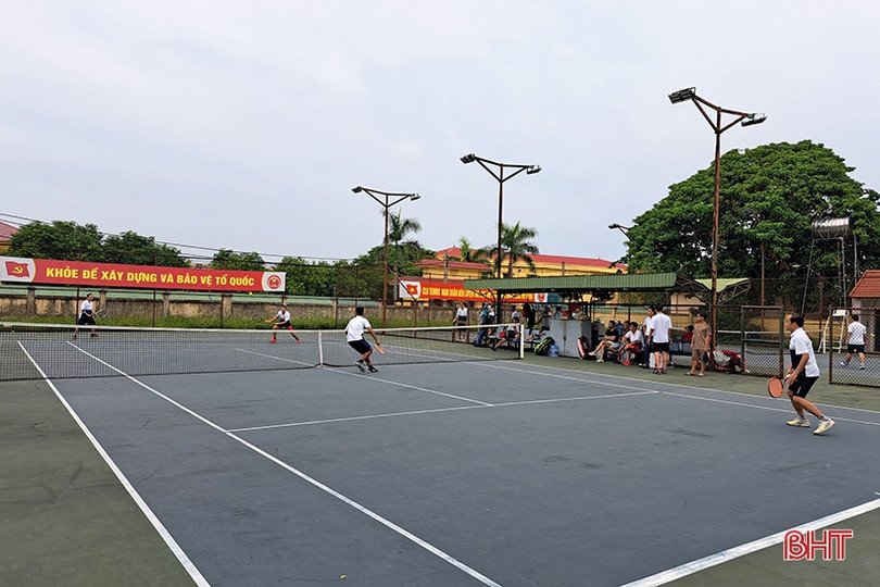 Giải quần vợt đồng hành cùng trẻ em đến trường ở Nghi Xuân