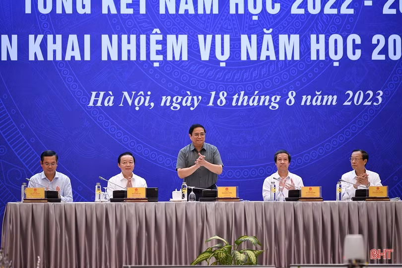 Tiếp tục đổi mới công tác giáo dục theo hướng chuyên nghiệp, hiện đại