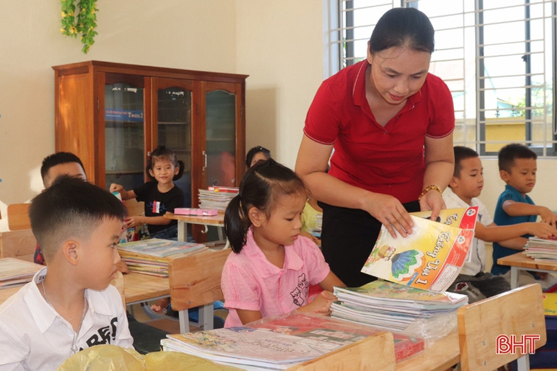 Học sinh Hà Tĩnh tựu trường vào ngày 28/8