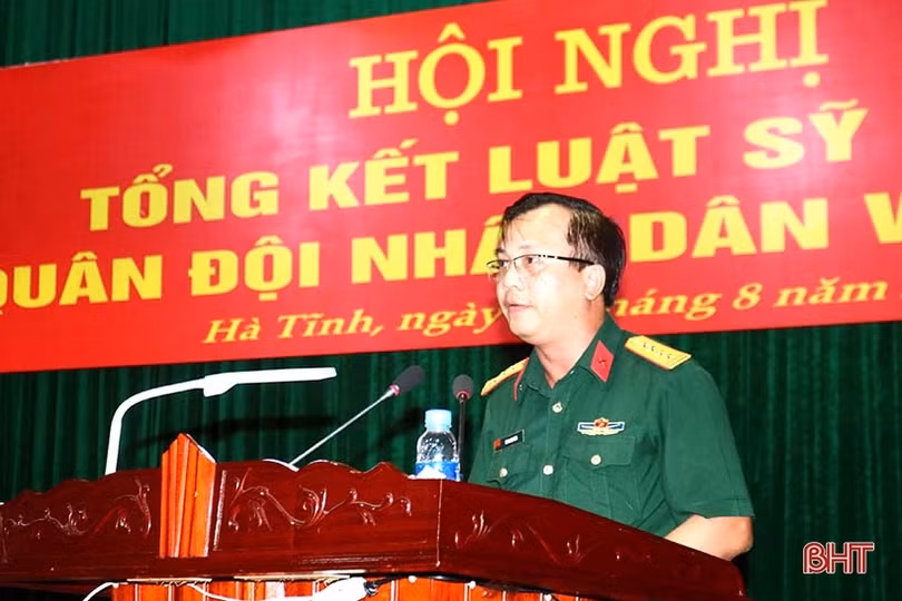 Khen thưởng 10 tập thể, cá nhân trong thực hiện Luật Sĩ quan QĐND Việt Nam