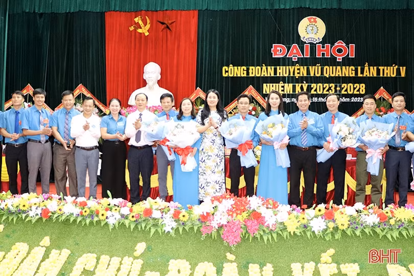 Ông Nguyễn Đình Tài tái cử Chủ tịch Liên đoàn Lao động huyện Vũ Quang