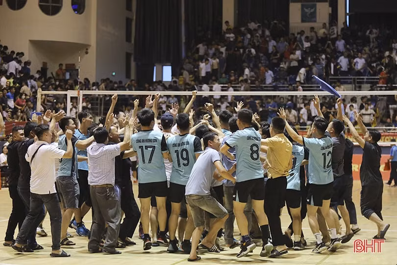 Ấn tượng Giải Bóng chuyền nam Công an Hà Tĩnh