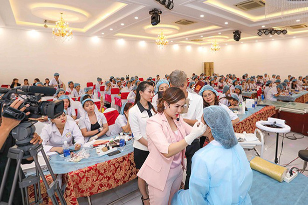 Đơn vị đào tạo phun xăm thẩm mỹ chuẩn quốc tế Eva Xinh ảnh 2 Đơn vị đào tạo phun xăm thẩm mỹ chuẩn quốc tế Eva Xinh