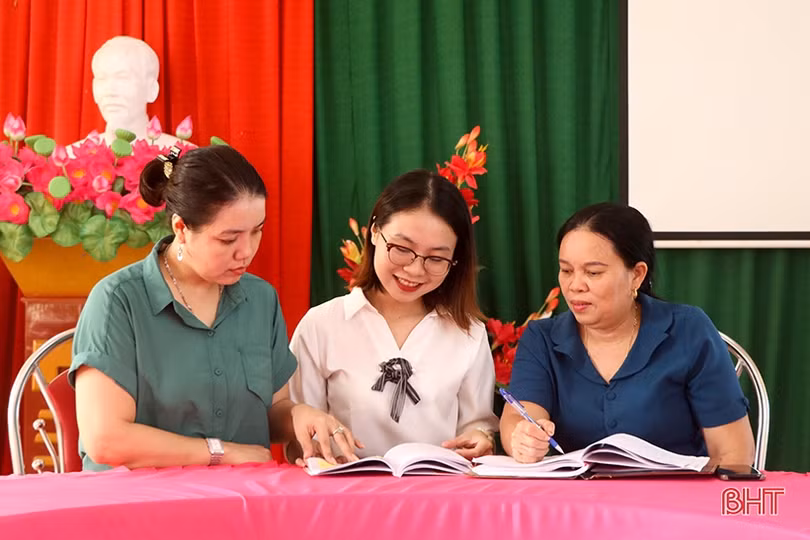 Cô giáo gen Z say mê đổi mới phương pháp dạy học